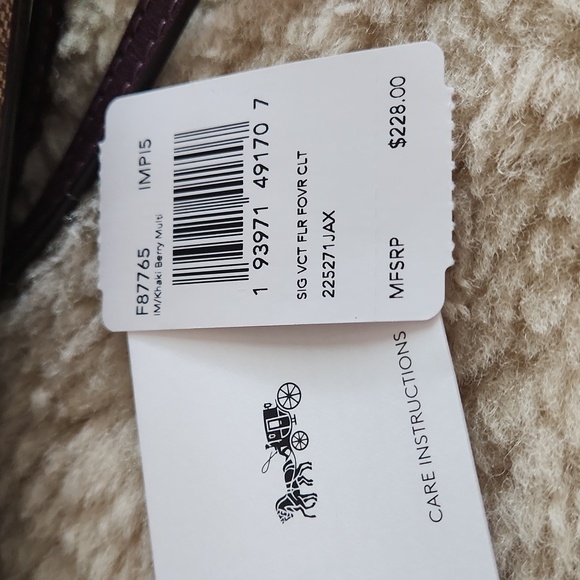 Beautiful NWT Coach Victorian Floral Hayden Berry Foldover Crossbody Clutch 🌺♥️ - Picture 5 of 17